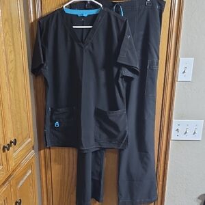 Carhartt V-Neck Black & Blue Scrub Set